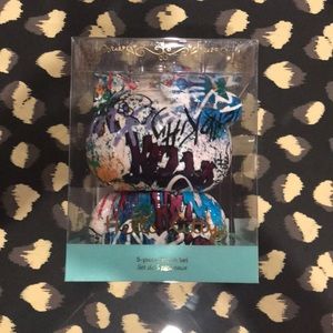 Hello Kitty *GRAFFITI 5 BRUSH Set Holder*